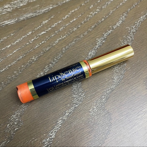 {CORA-LINA LIPSENSE} - Picture 2 of 4